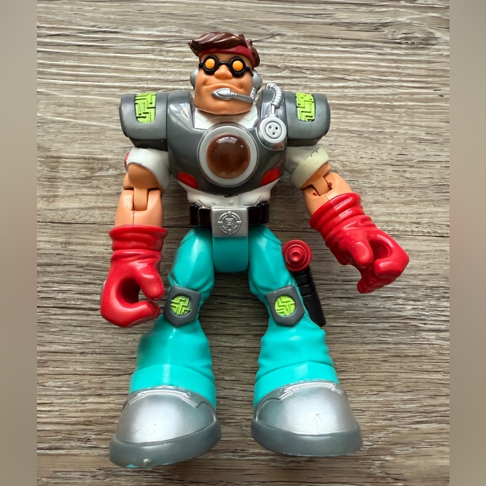 2/$20 Vintage 2002 Rescue Heroes Matt Medic Action Figure
